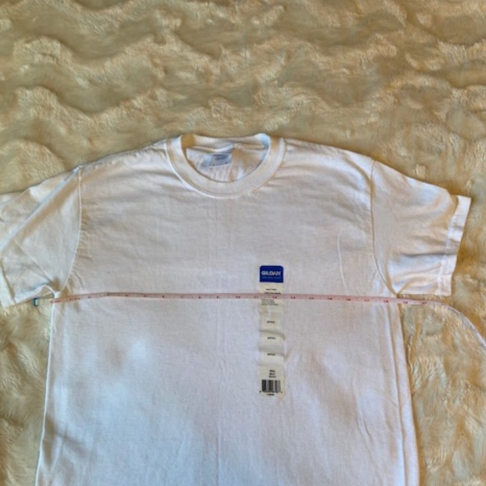 2:$30 Gildan White Crew-neck Adult t-shirt  NWOT - Picture 3 of 6